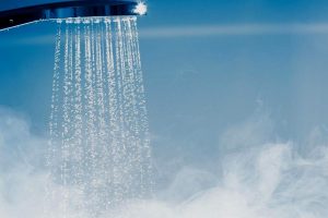 Beberapa manfaat mandi air panas yang ternyata baik untuk kesehatan.