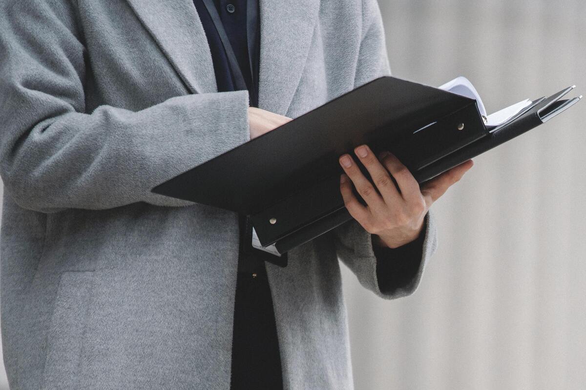 embahasan mengenai beberapa poin yang menjelaskan seberapa pentingnya pemerintah bagi masyarakat baik pemerintah daerah maupun pemerintah pusat.