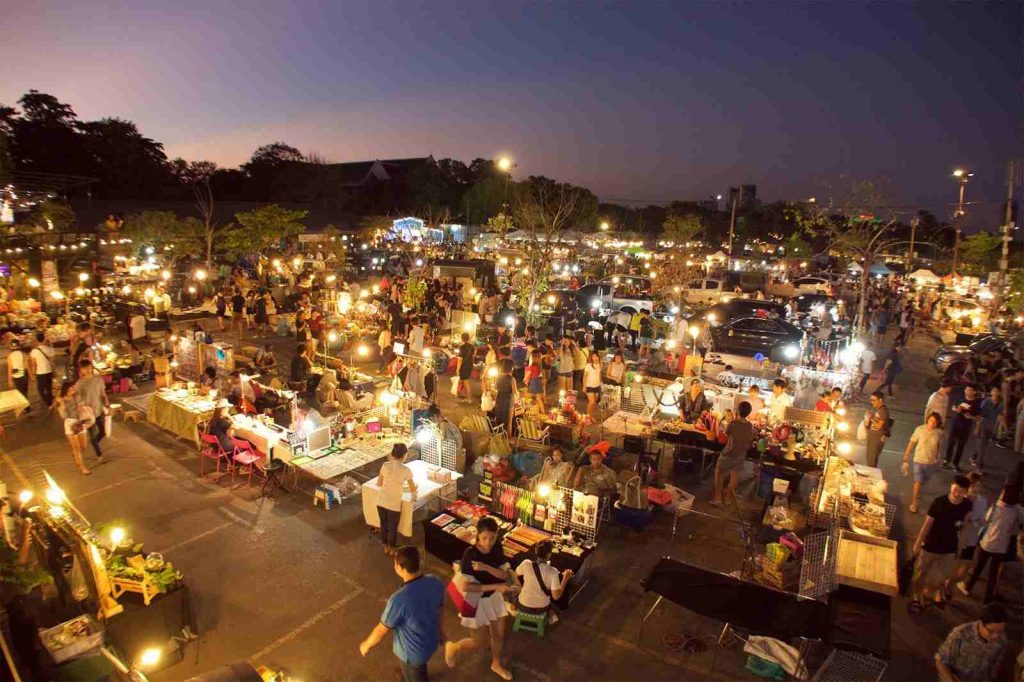 5 Street Market Seru yang Buka Sampai Tengah Malam di Bangkok