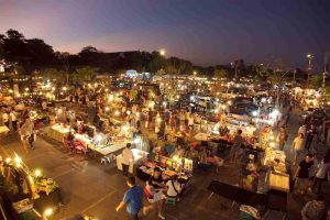 5 Street Market Seru yang Buka Sampai Tengah Malam di Bangkok