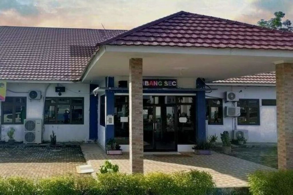 Artikel ini membahas tentang Disdukcapil Enrekang dalam pelayanan administrasi kependudukan.